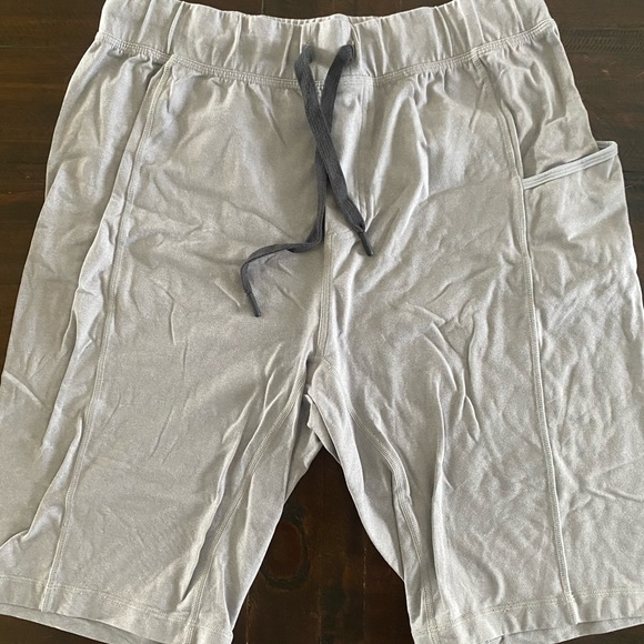 lululemon athletica Other - Men’s lululemon short size L